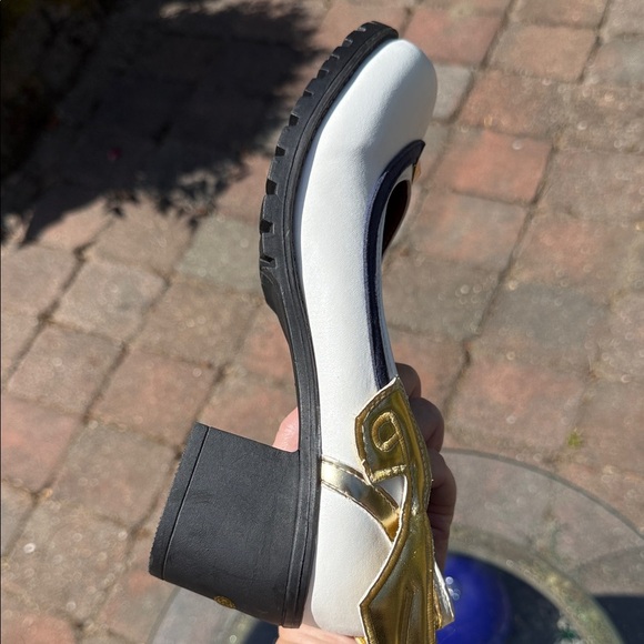 NWOT Chic White and Gold Women's Heels size 39 - Picture 5 of 9